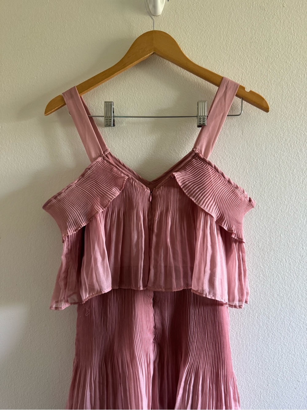 True Decadence Pleated Tiered Cold-Shoulder Maxi Dress in Blush Pink size Medium - Picture 9 of 11